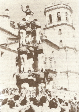 Actuacin de "castellers" ante la Colegiata de San Patricio (Lorca)